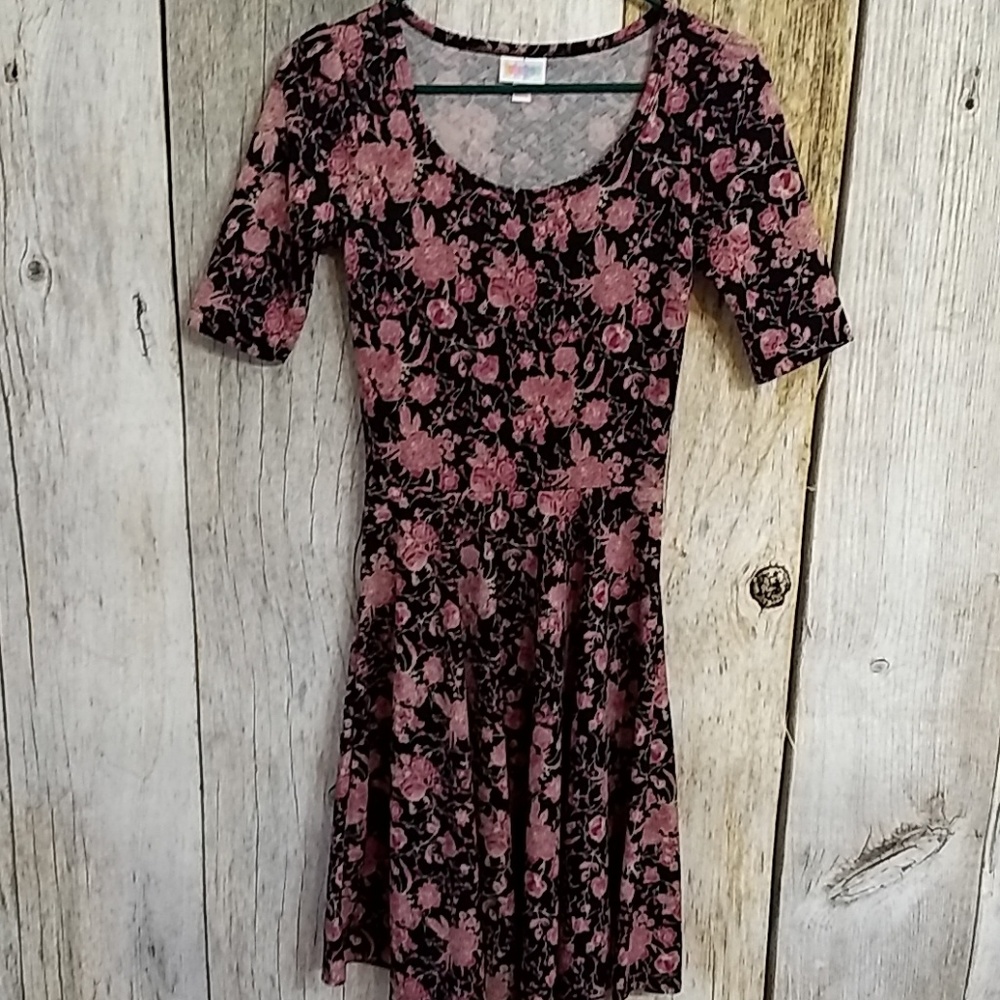 XS Lularoe Nicole